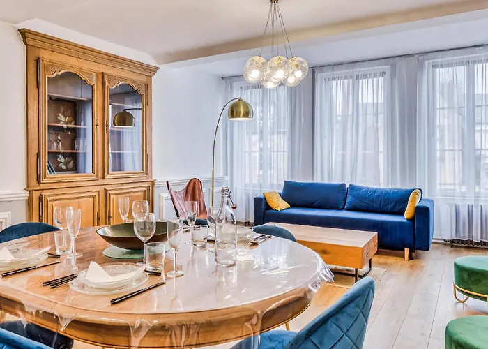 2 Bedroom Gorgeous In Apartman Carentan